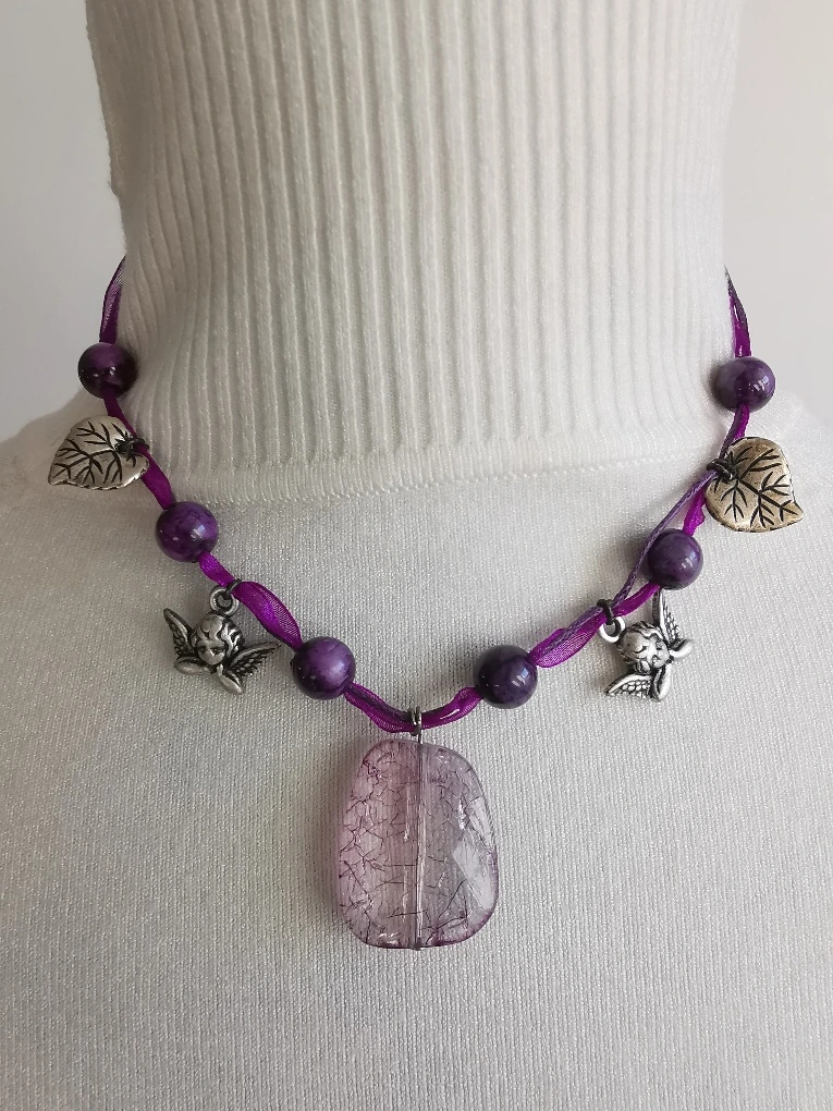 Dámský náhrdelník Marielle na krk HandMade.