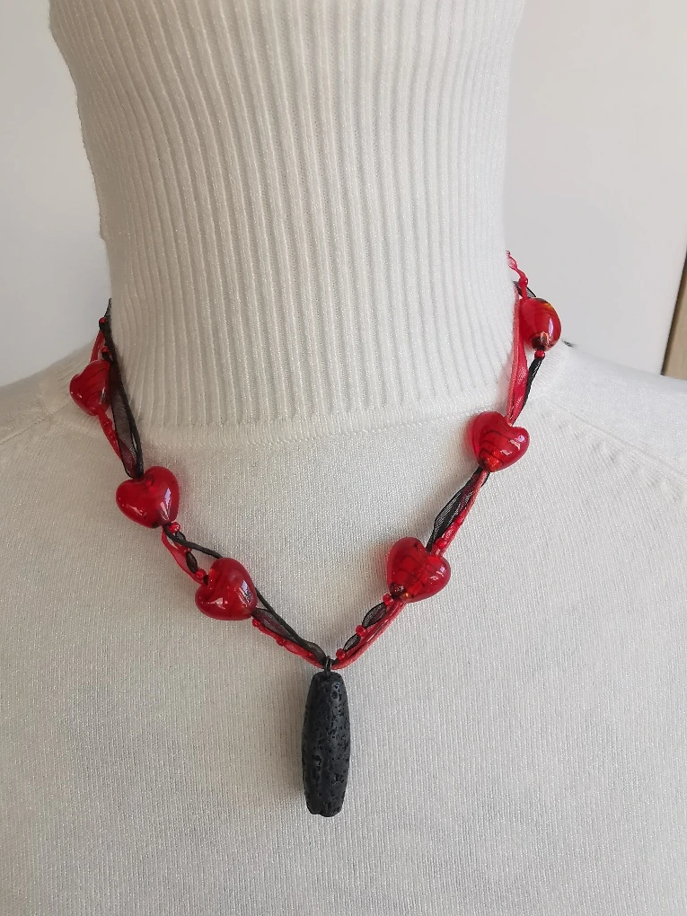 Dámský náhrdelník Marielle na krk HandMade.
