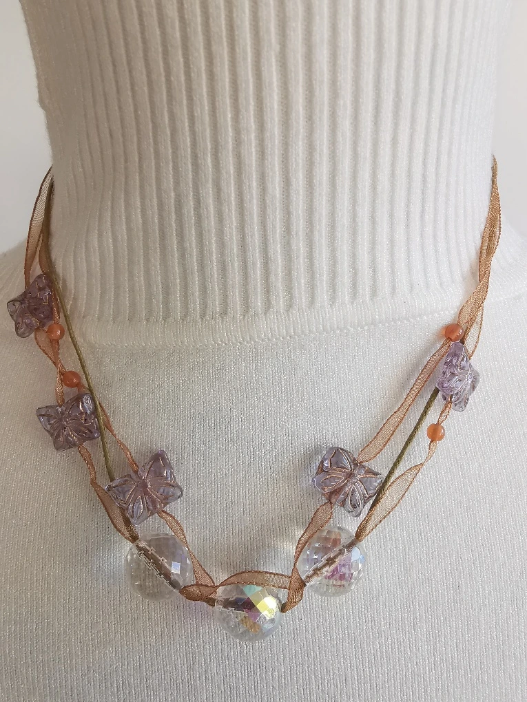 Dámský náhrdelník Marielle na krk HandMade.