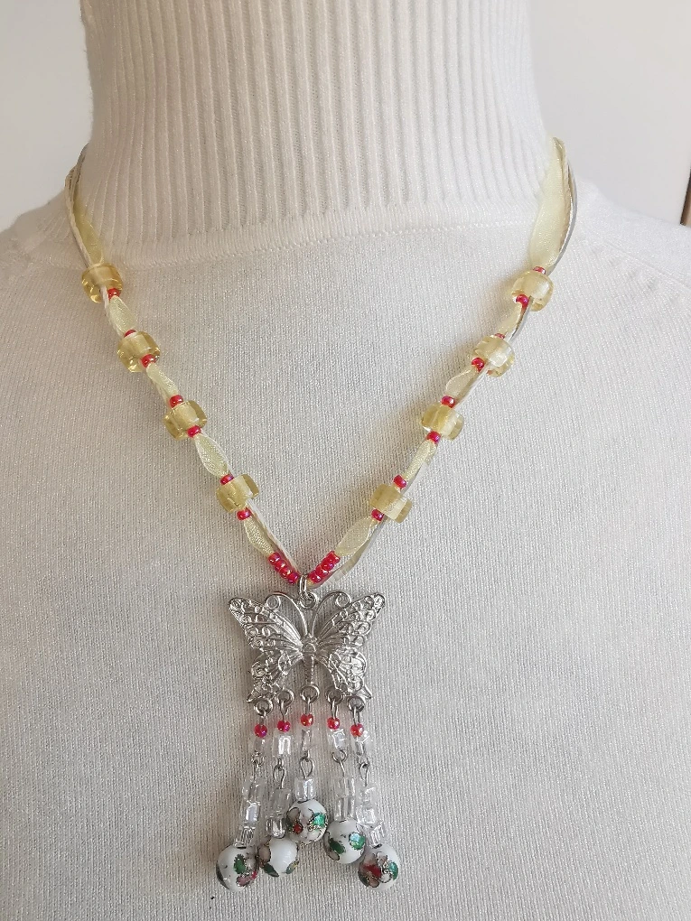 Dámský náhrdelník Marielle na krk HandMade.